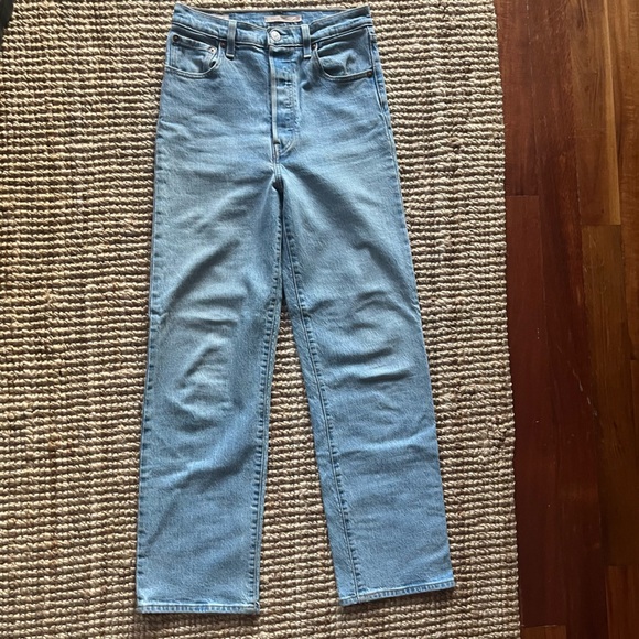 Levi’s Ribcage Straight Leg Jeans - Picture 3 of 6